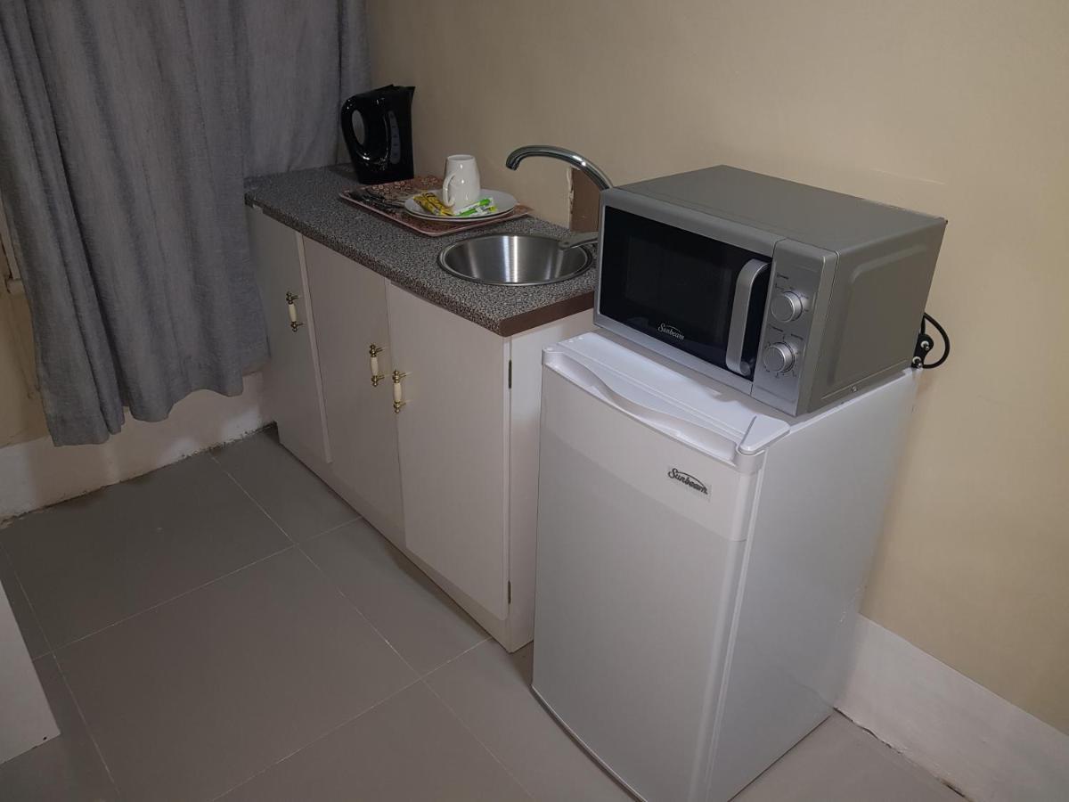 Helpful 2* Cape Town